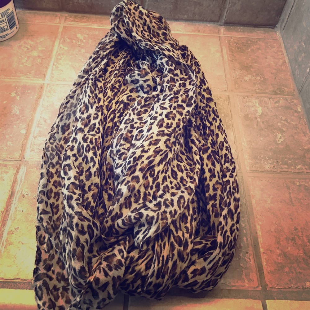 Cheeta scarf ❤️