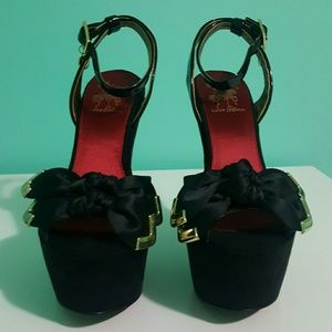 Black & gold super cute platform sandals