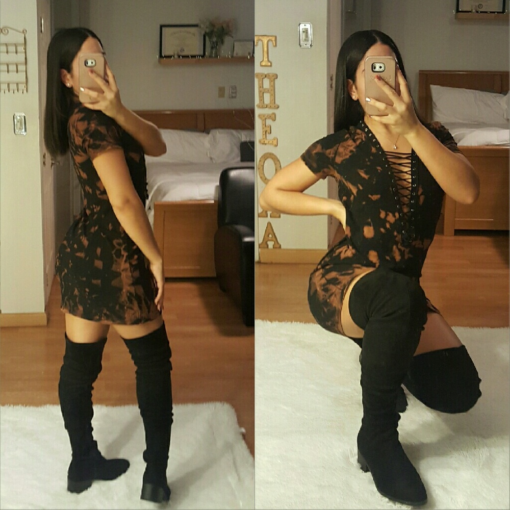 "To Dye For" Lace Up Dress NWOT - Picture 2 of 4