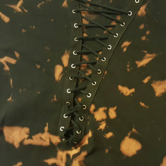 "To Dye For" Lace Up Dress NWOT - Picture 3 of 4