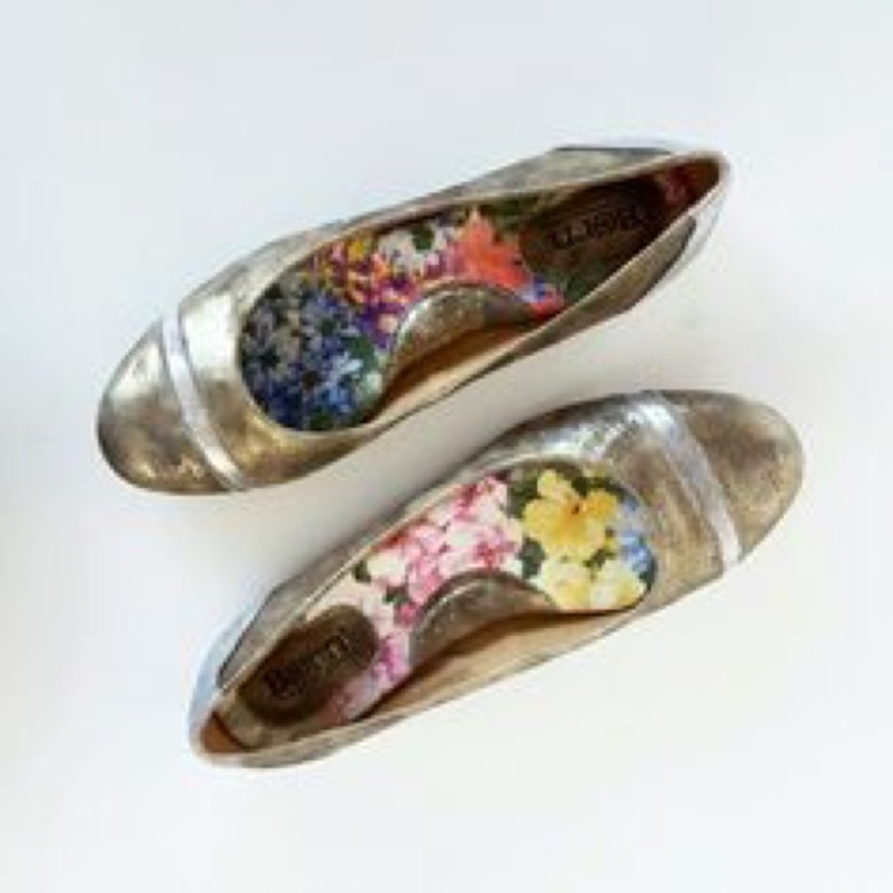 Flats - Picture 2 of 3