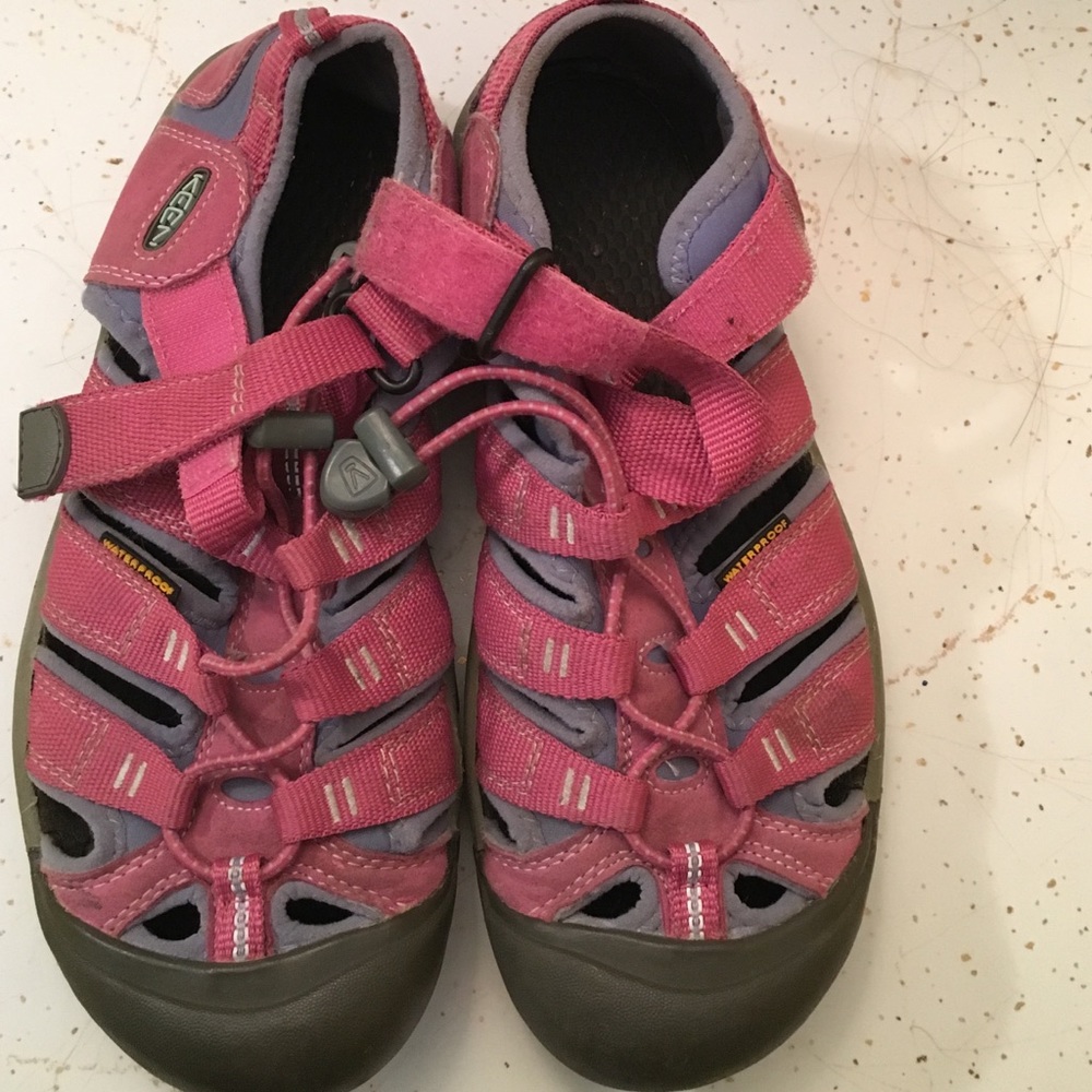 Kids keen sandals