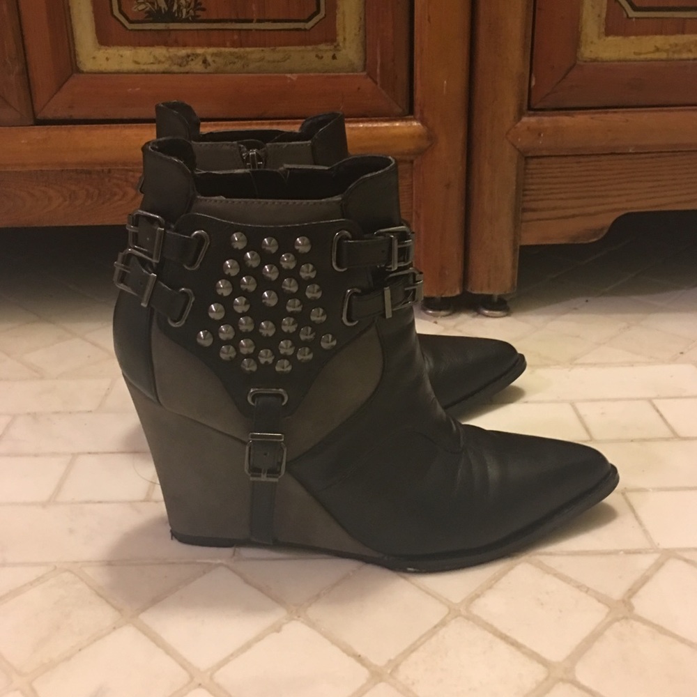Penny Kenny wedge booties sz 7.5