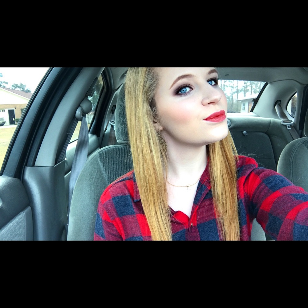 Meet your Posher, Kayla