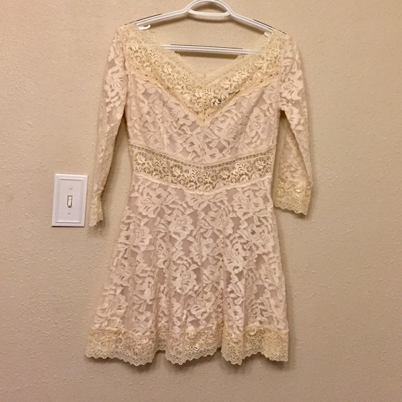 Ark & Co Dresses & Skirts - Lace dress