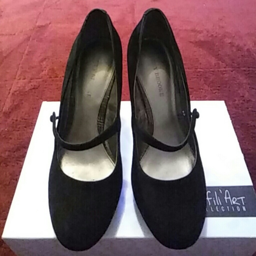 Shoe - Picture 3 of 4