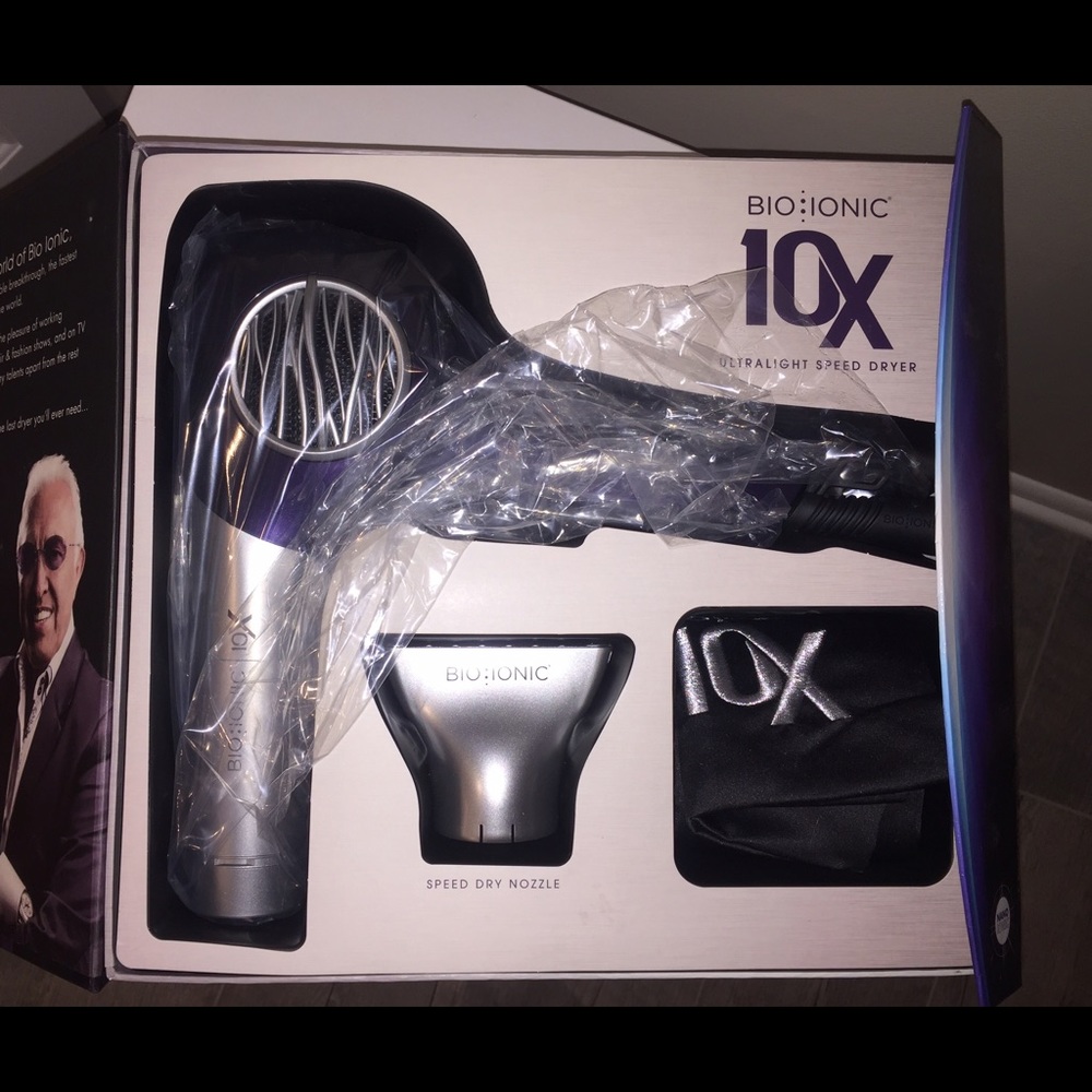 Bio Ionic 10x Ultralight hairdryer