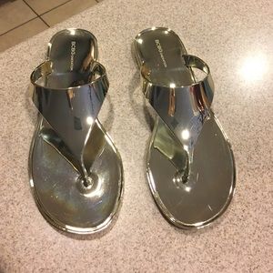 Gold like chrome sandals/flip-flops