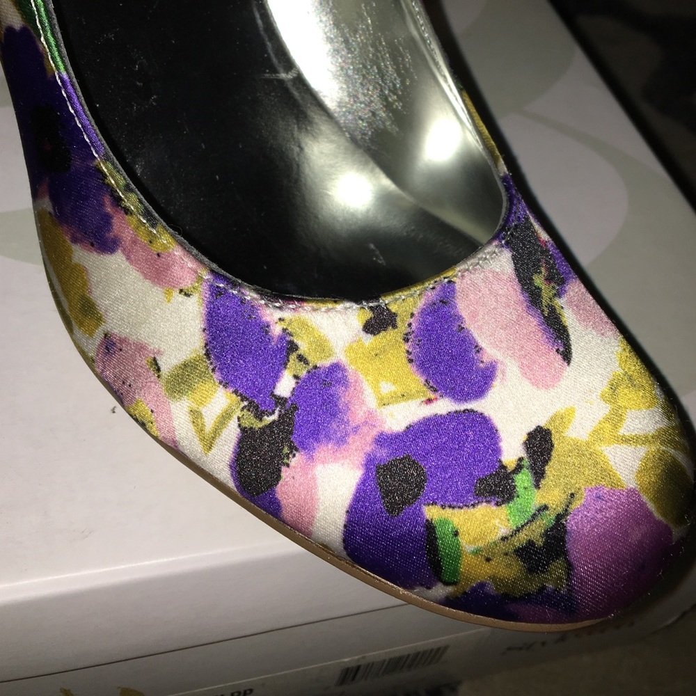 Heels - Picture 4 of 4