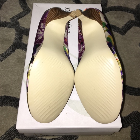 Heels - Picture 2 of 4