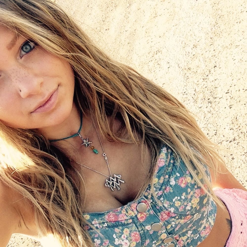 Meet your Posher, Lizzie