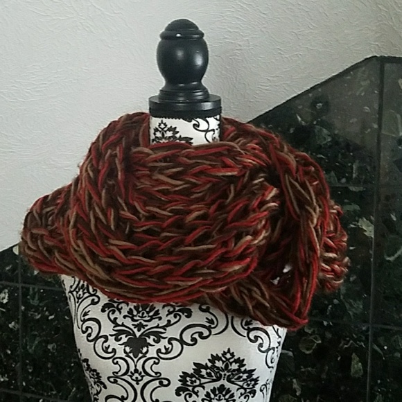 icon collection Accessories - Chunky knit infinity scarf