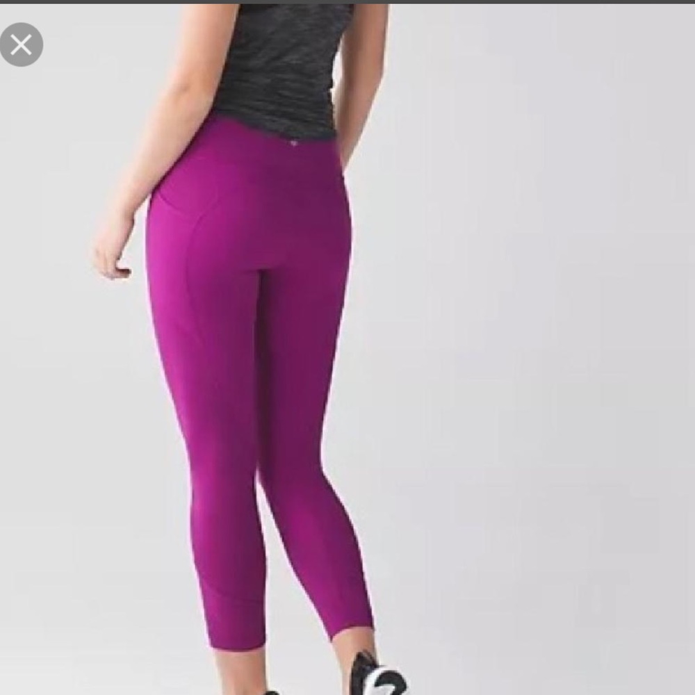 SOLD ❌❌❌ Lululemon size 6 ALL THE RIGHT PLACES