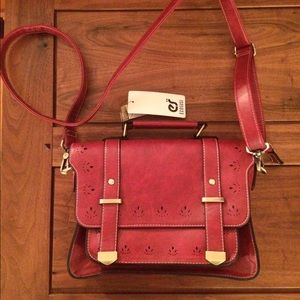 Ecosusi faux leather cross body purse.