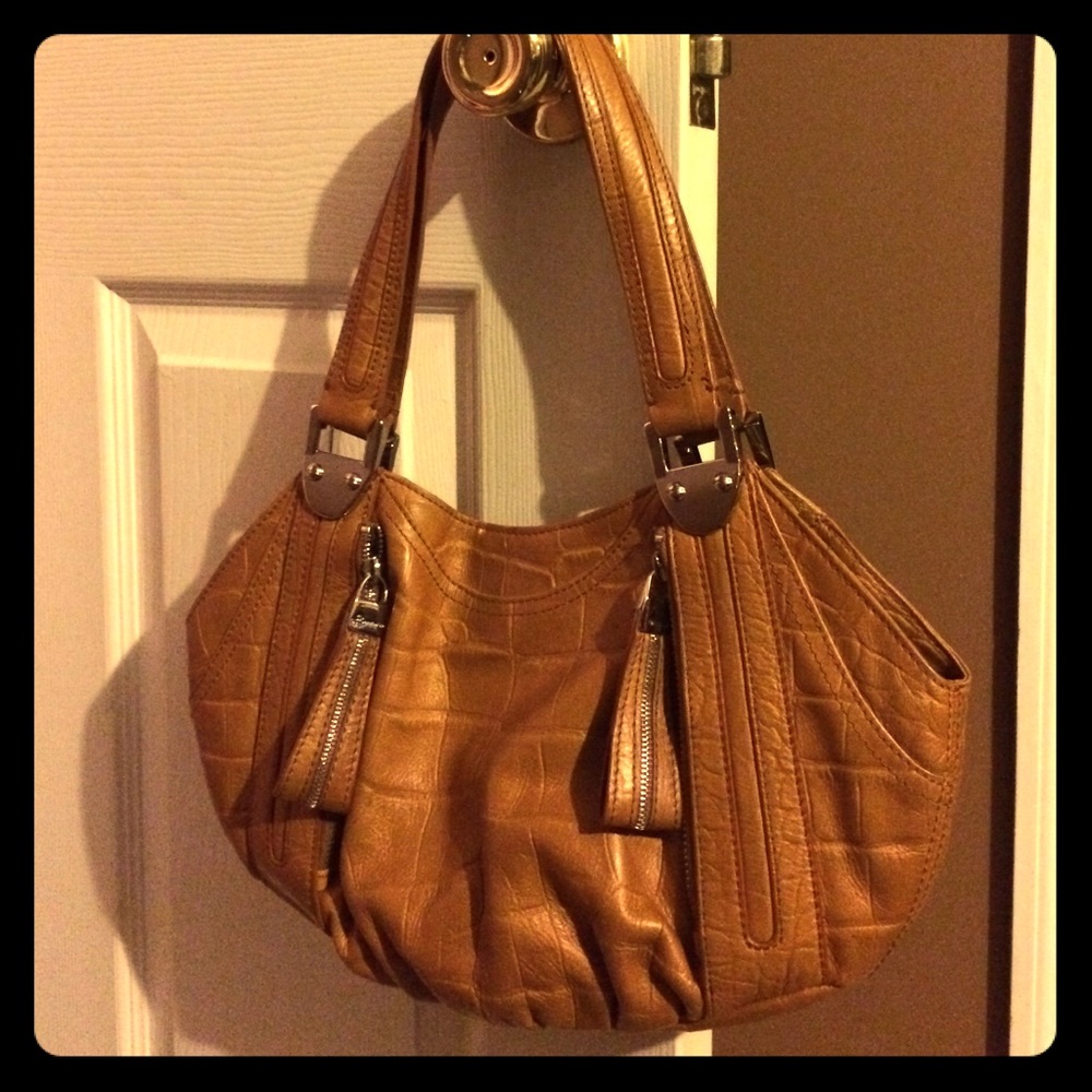 B. Makowsky shoulder bag