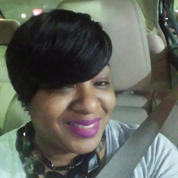 Meet your Posher, Andrea - Picture 1 of 1