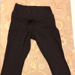 Black lululemon Capri