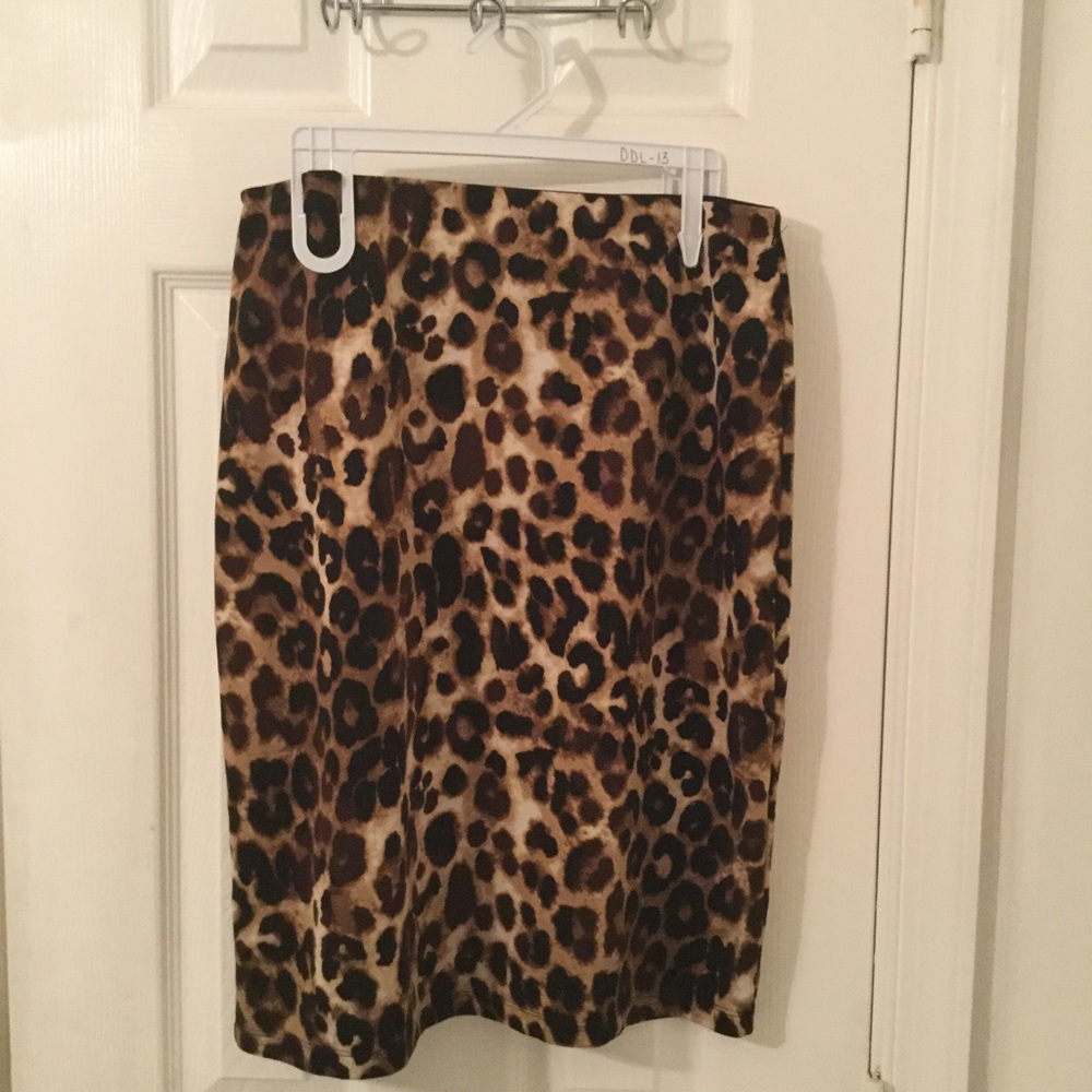 Betsey Johnson Leopard pencil skirt