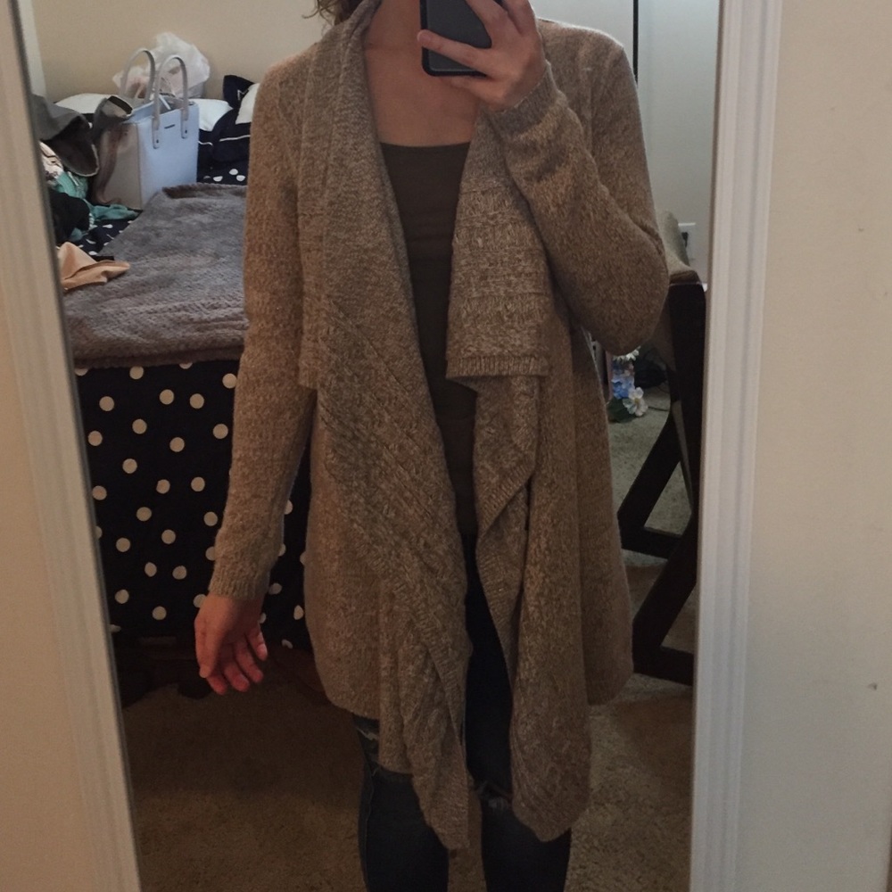 Tan and gold sweater - Picture 2 of 4