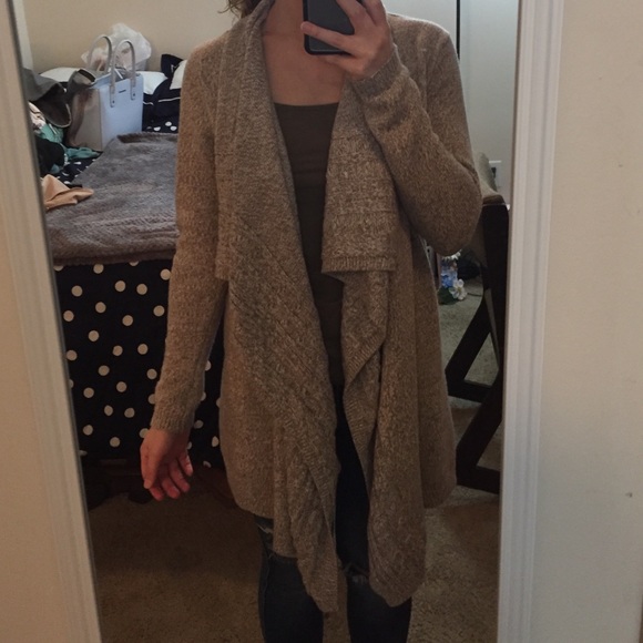 Tan and gold sweater - Picture 2 of 4