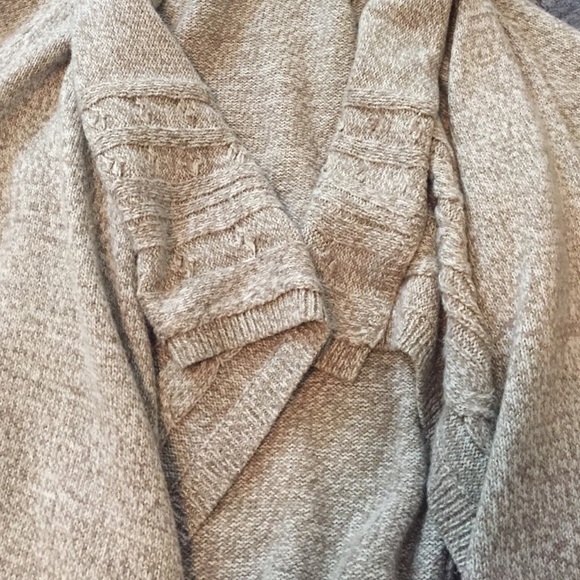 Tan and gold sweater - Picture 3 of 4