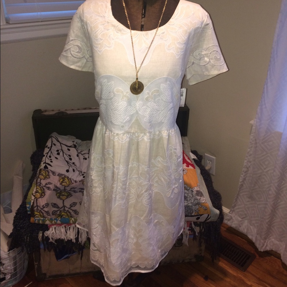 Lace short sleeved dress