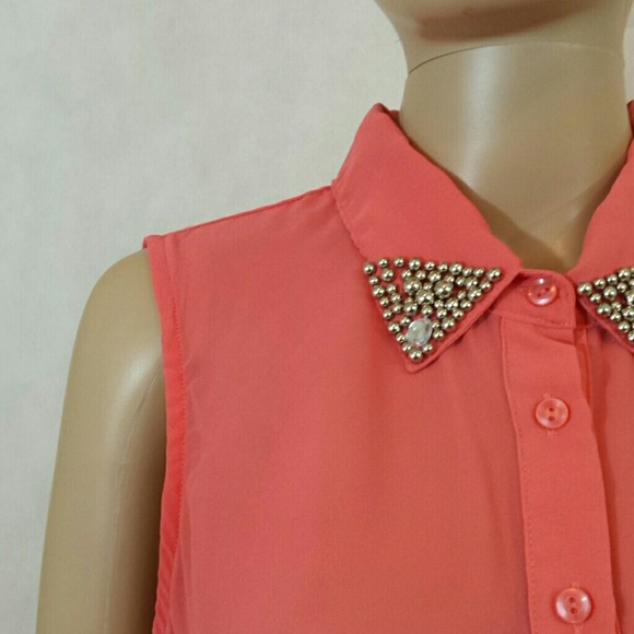 Fresh of LA Sleeveless Coral Blouse - Picture 2 of 4