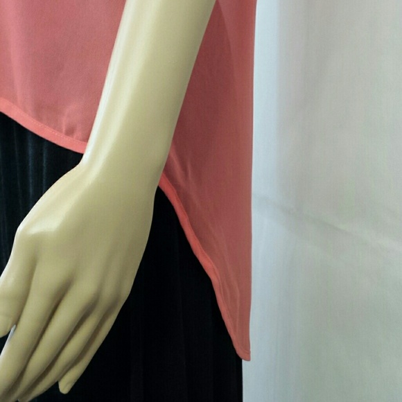 Fresh of LA Sleeveless Coral Blouse - Picture 4 of 4
