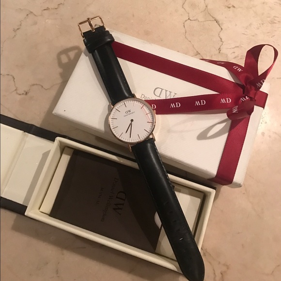 Daniel Wellington Leather watch with rose gold