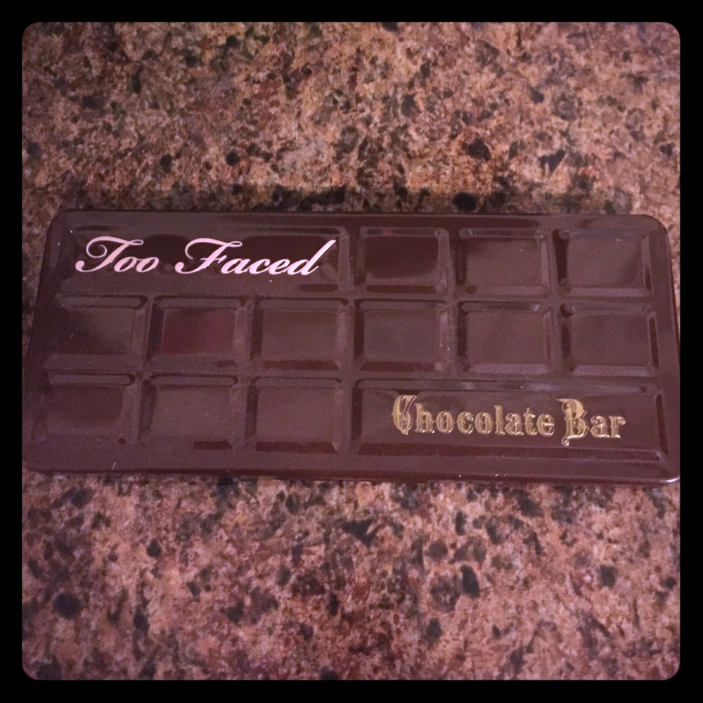 Too faced Chocolate bar