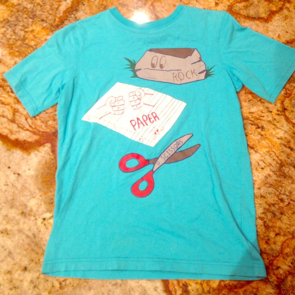 A 100% cotton boy T-shirt. Barely worn. Lands end.