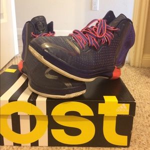 Derick Rose Adidas basketball shoes