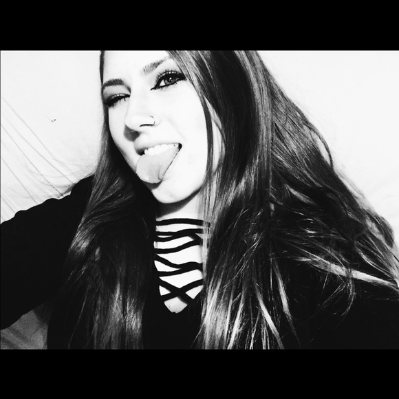 Meet your Posher, Emily - Picture 1 of 1