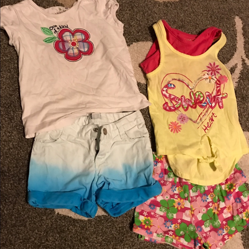 4T - girls lot of 2 short and 2 shirts💕