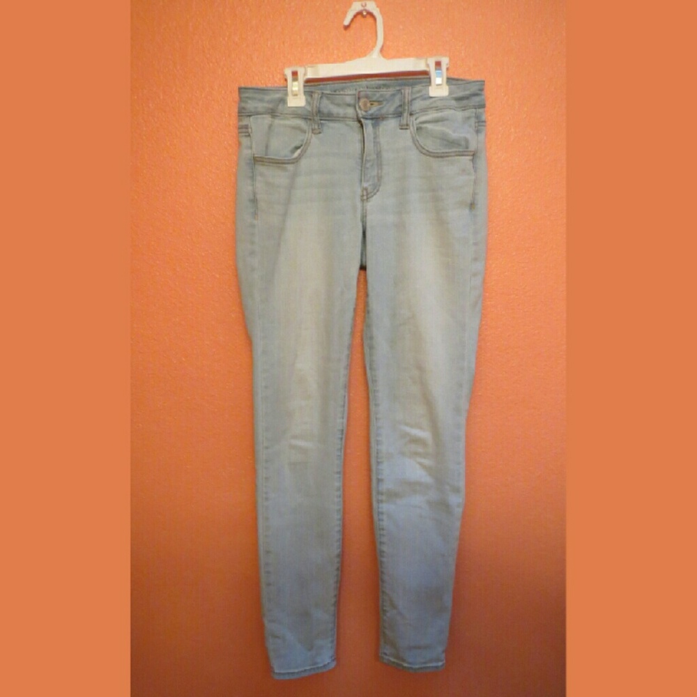 American Eagle Light Wash Jeggings