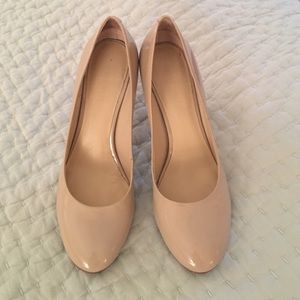 Nine West Nude Patent Leather pumps