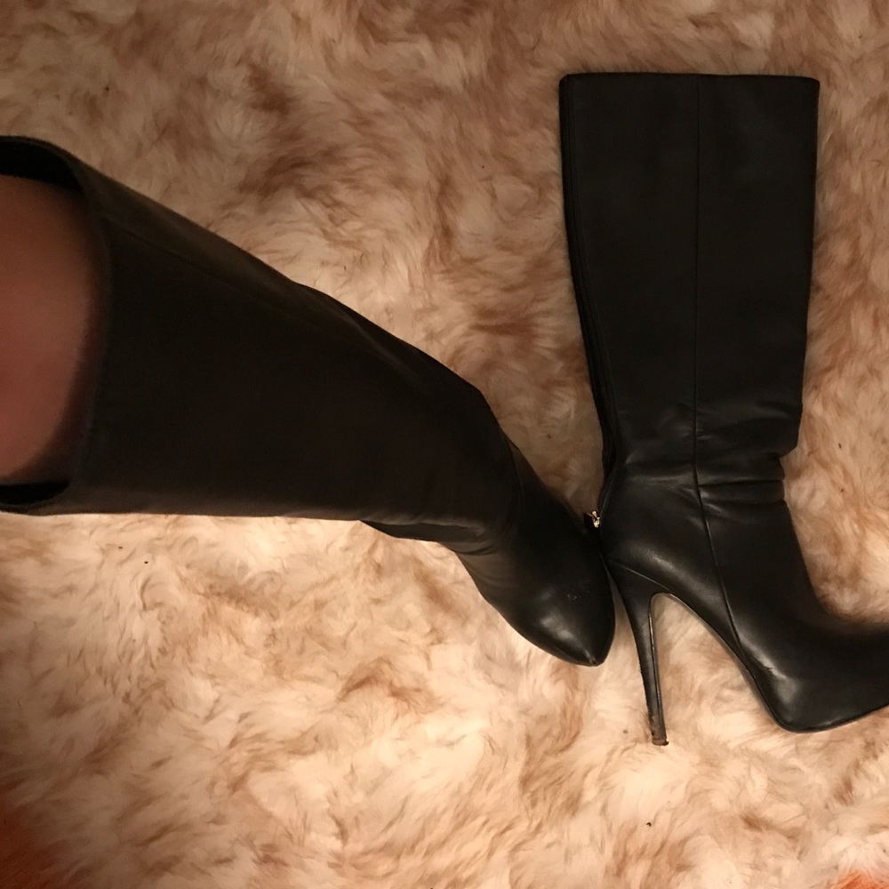 Boots - Picture 2 of 4