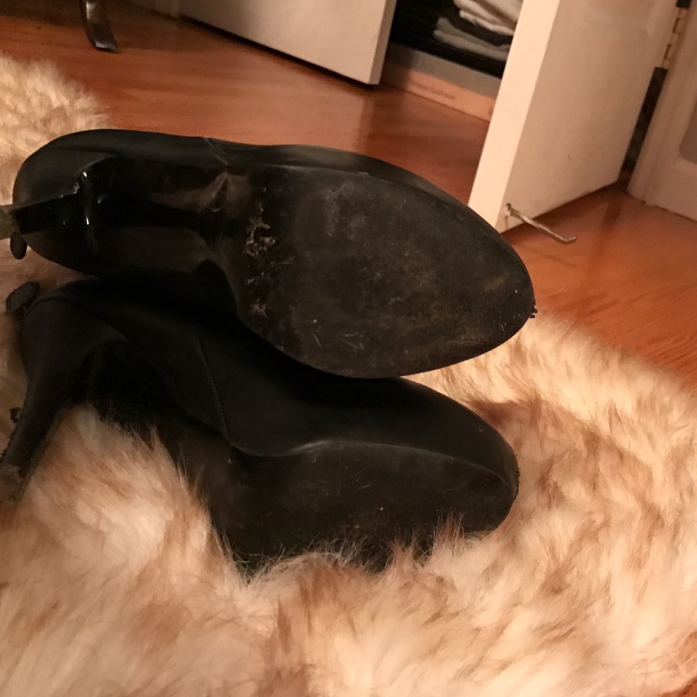 Boots - Picture 3 of 4