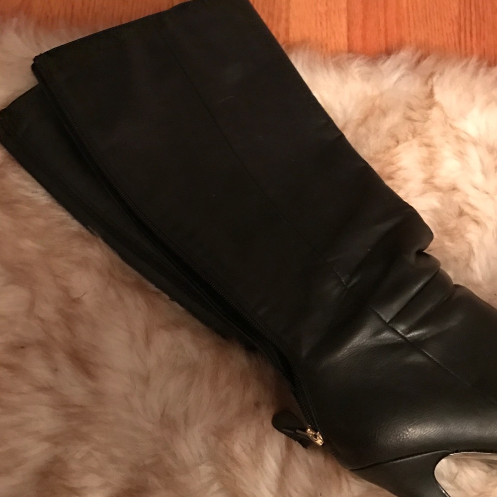 Boots - Picture 4 of 4