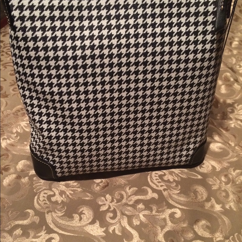 New Crossbody; Black - Picture 2 of 2