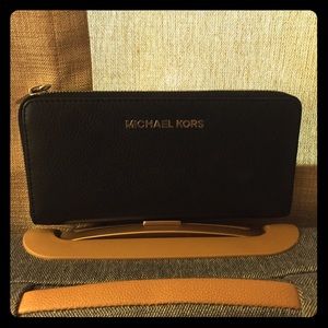 Micheal Kors wallet