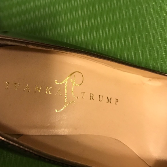 Pumps - Picture 2 of 4