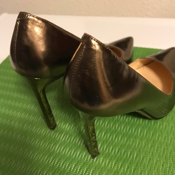 Pumps - Picture 3 of 4