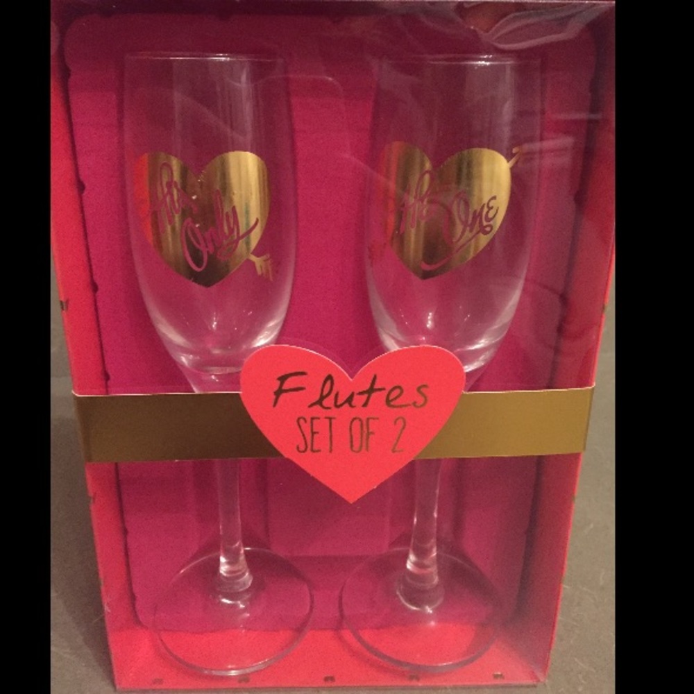 Brand New Set of Champagne Flutes 🍾