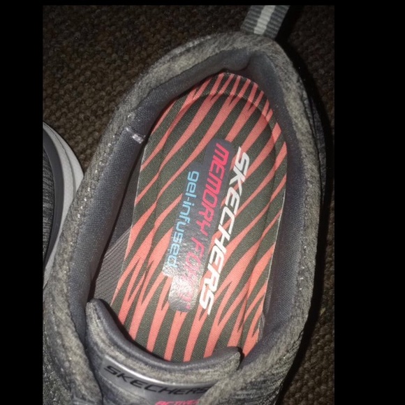 Skechers memory foam gel shoes - Picture 3 of 3