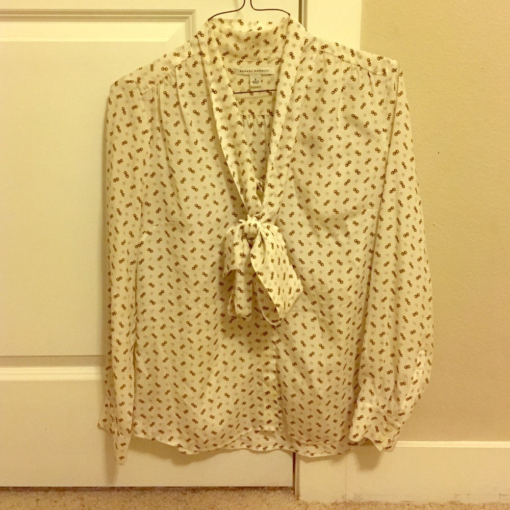 Banana Republic 100% Silk Blouse