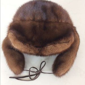AUTHENTIC men's fur hat. Extremely warm!