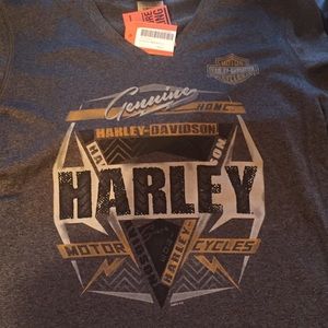 Harley Davidson t shirt.