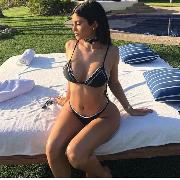 MEDIUM LEFT•Black & White Embroidered Bikini• - Picture 5 of 8