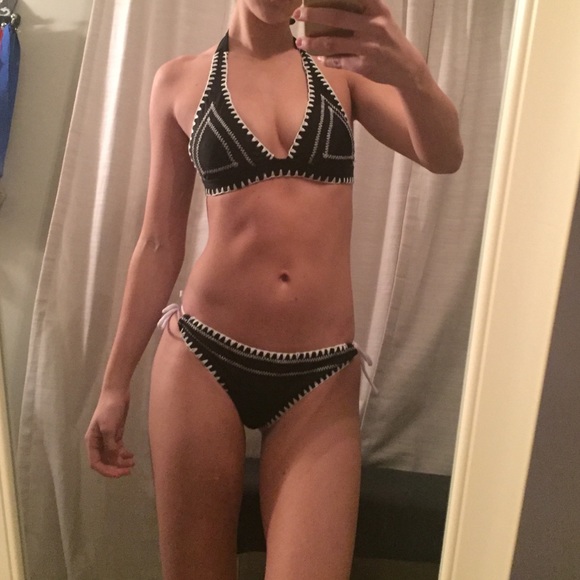 MEDIUM LEFT•Black & White Embroidered Bikini• - Picture 2 of 8